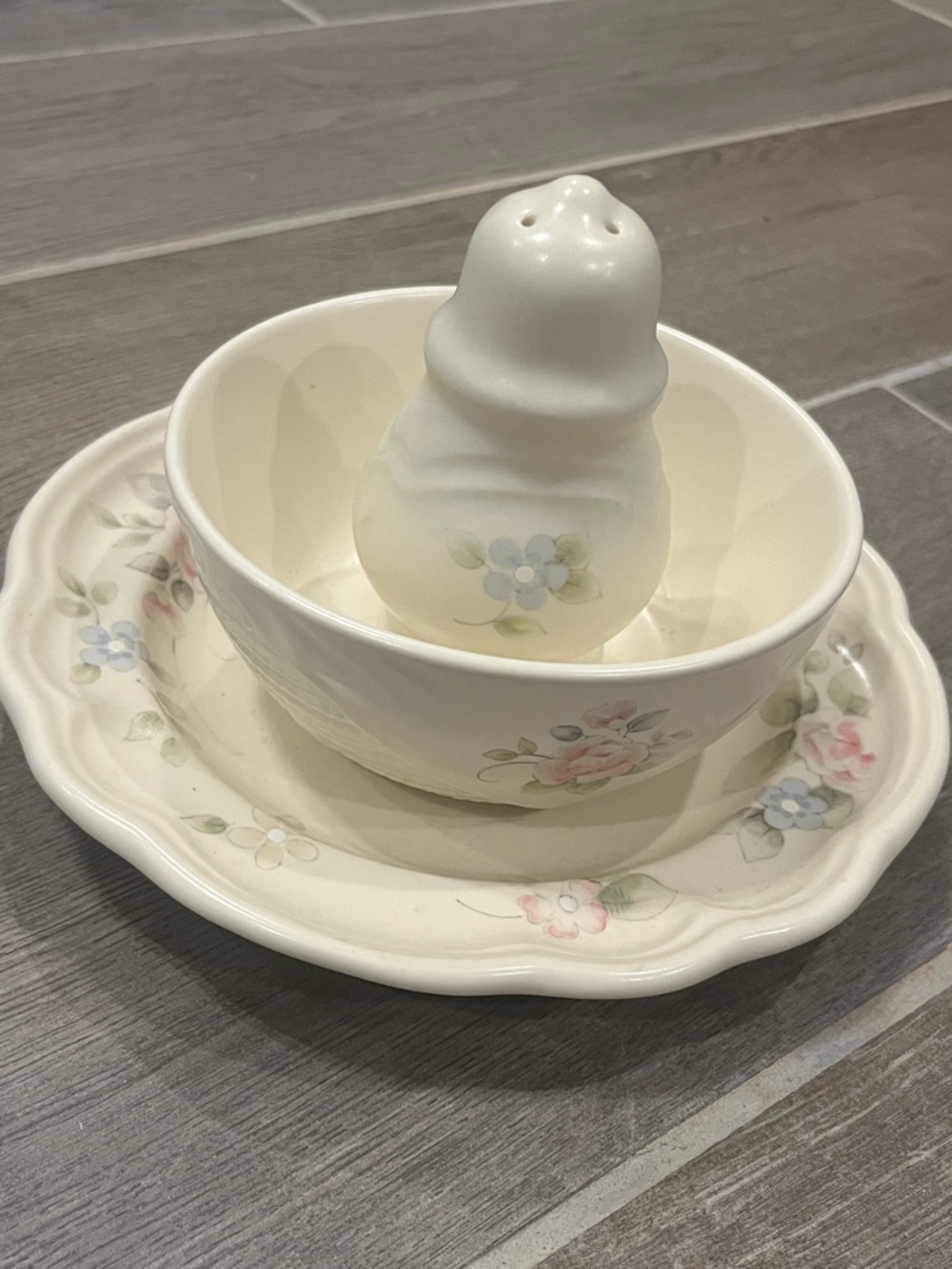 3pc Pfaltzgraff Tea Rose Salad Dessert Plate Basket Bowl & shaker lot